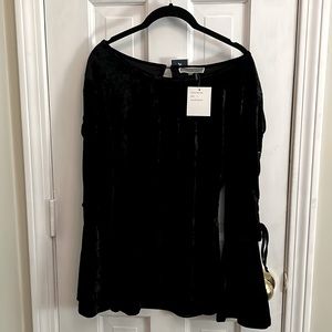 Black large velvet top